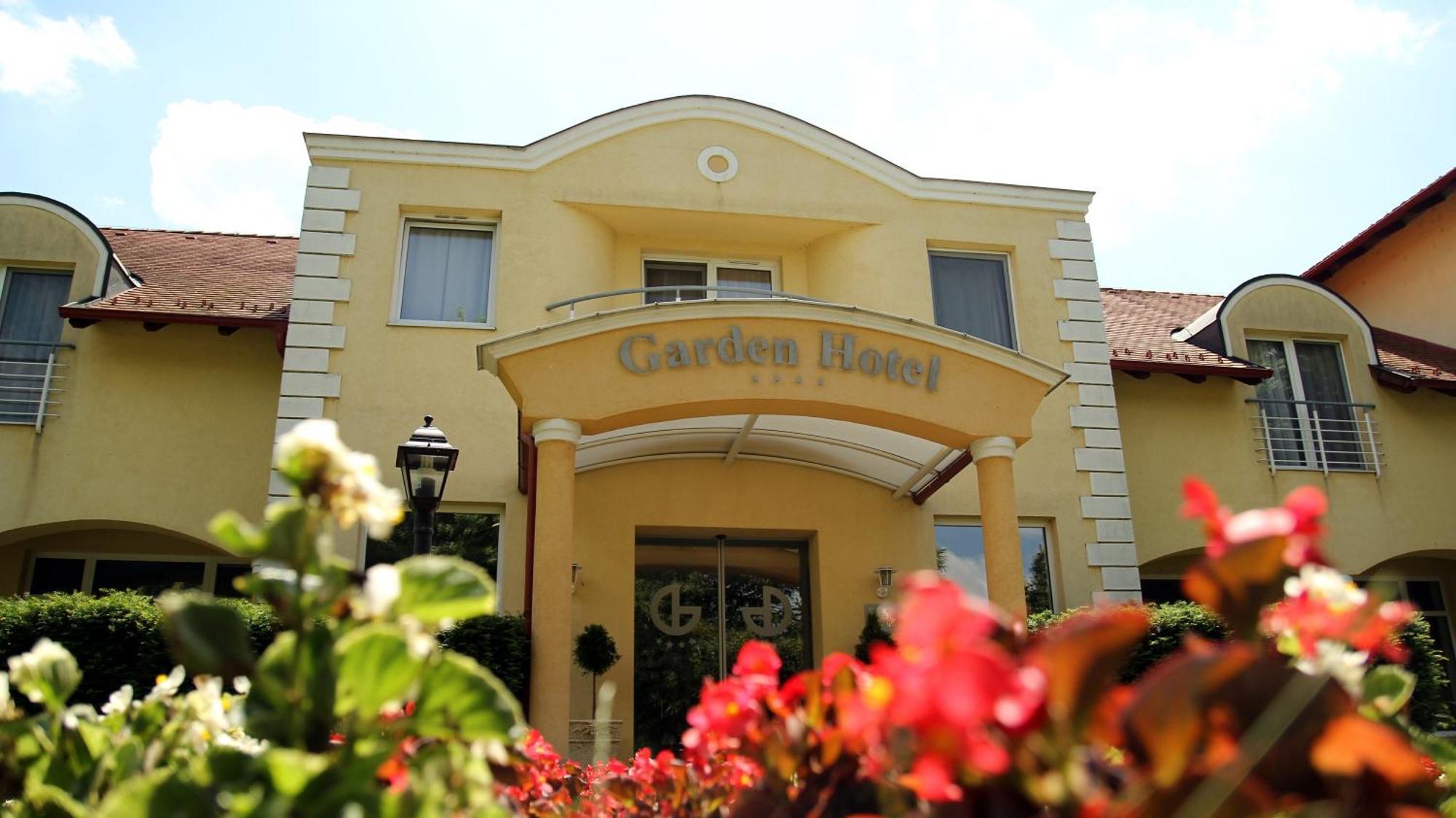 Garden Hotel Wellness Es Konferencia سولنوك المظهر الخارجي الصورة