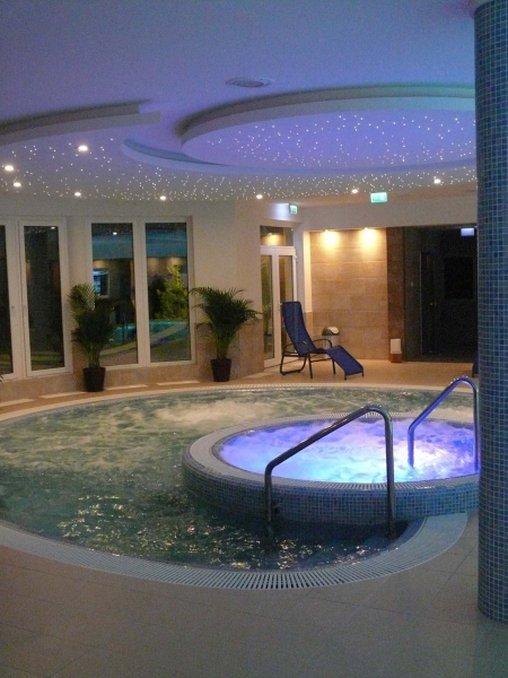 Garden Hotel Wellness Es Konferencia سولنوك المرافق الصورة